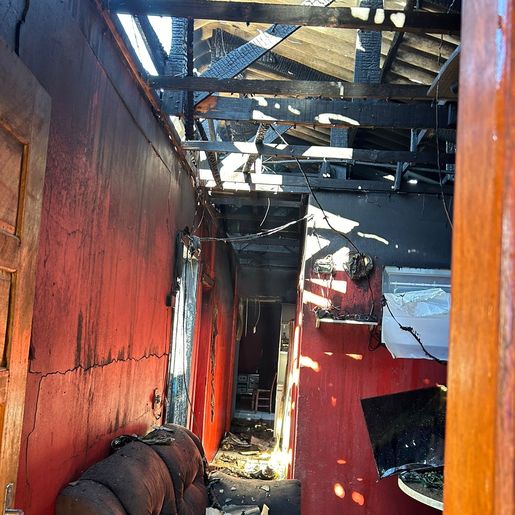 Incêndio destrói parte de residência em São Miguel do Oeste