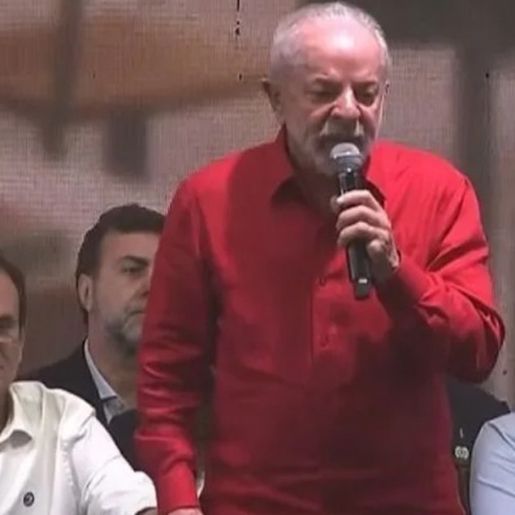 Lula diz que Congresso nunca teve qualidade "baixo nível como tem agora"