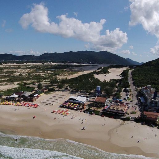 Seis a cada 10 praias de SC estão próprias para banho na 1ª semana de 2025, diz IMA