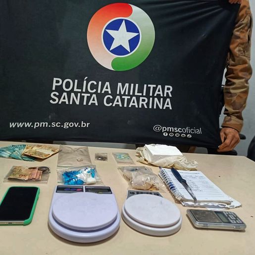 Mulher de 24 anos é presa por tráfico de drogas em São Miguel do Oeste