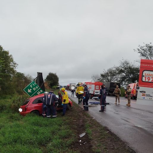 Bombeiros detalham grave colisão com duas mortes na BR-282