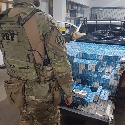 PRF e PMRv apreendem 26 mil maços de cigarros no Meio-Oeste de SC