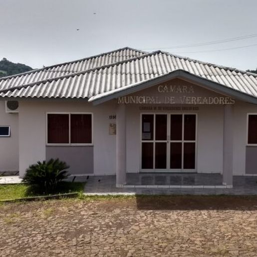 Liminar da Justiça determina convocação de vereador suplente em Bandeirante