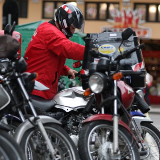 OUÇA: Sindicato dos Motociclistas reclama de concorrência desleal em aplicativos