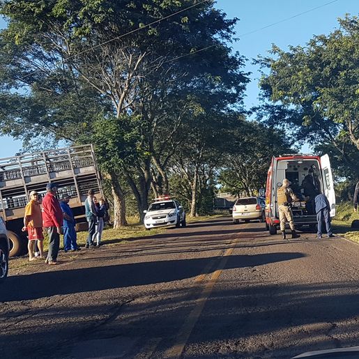 Motoqueiro tem fratura na perna em acidente na SC 496