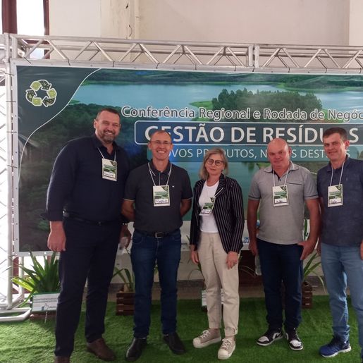 Prefeito de SJO visita projetos de Biogás no Paraná