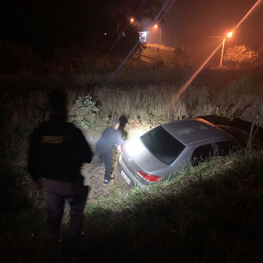 Falta de visibilidade causa saída de pista na BR-163 em SMOeste; Veja