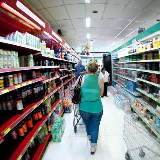 Gás de cozinha e cesta básica consomem mais de 67% do salário mínimo em SC