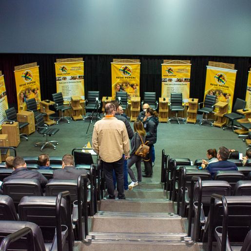 AO VIVO: 14 candidatos a Deputado Federal participam de debate na Peperi