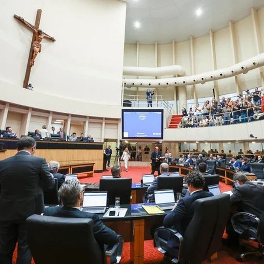 Lei que proíbe adoção de cotas raciais em universidades estaduais é sancionada em SC