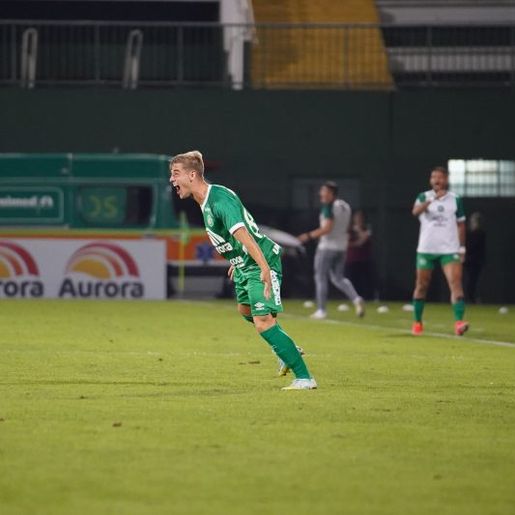 Chapecoense busca empate em jogo marcado por ‘apagão’ na Arena Condá