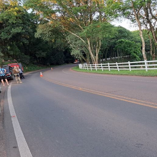 Capotamento na SC-163 deixa jovem ferida em Itapiranga