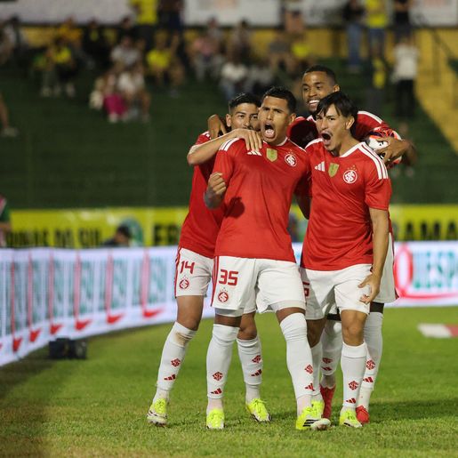 Inter goleia o Ypiranga por 3 a 0 e fica próximo da vaga na final do Gauchão