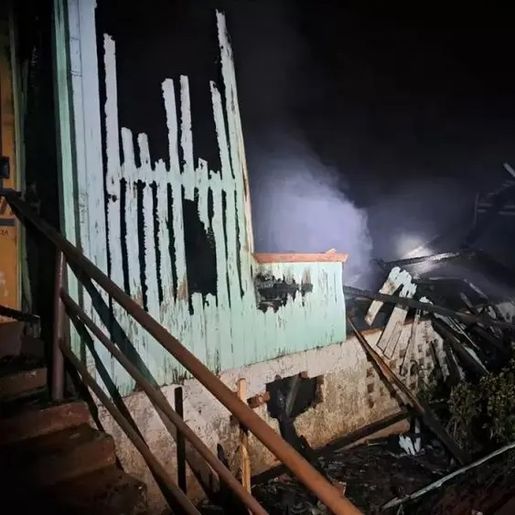 Incêndio deixa 11 mortos em Centro de dependentes químicos no RS