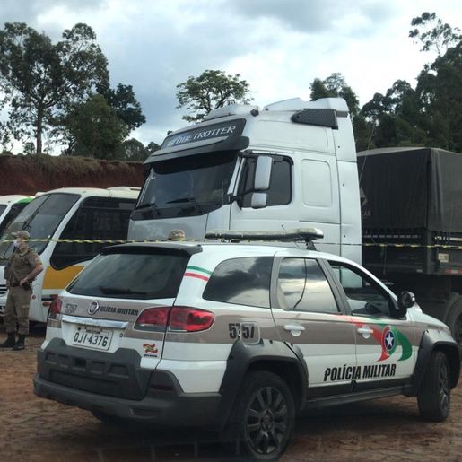 Motorista é encontrado morto dentro de caminhão em SMOeste