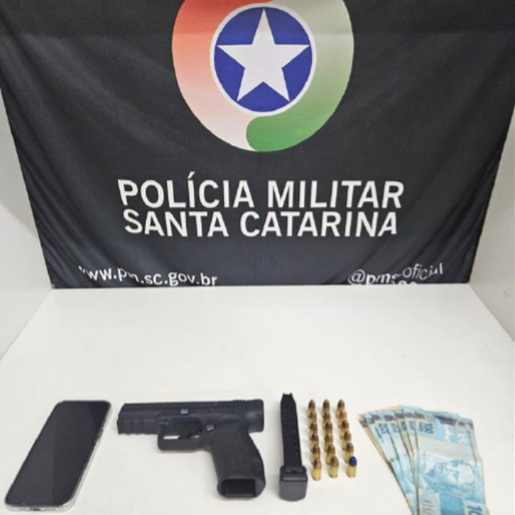 Dois homens são presos por porte ilegal de arma de fogo em bandeirante