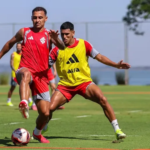 Inter volta a treinar e começa a definir novo lateral para o Gre-Nal
