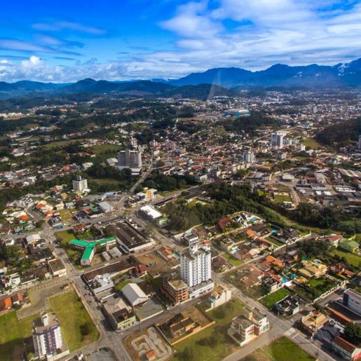 Cidade de SC prevê perda de R$ 30 milhões com novos impostos e tarifaço de Trump