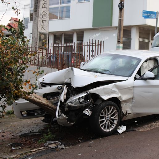 Colisão no centro de São Miguel do Oeste deixa dois feridos