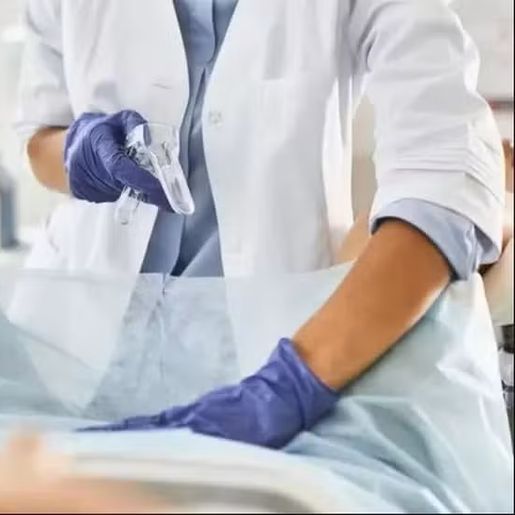 Médico é condenado à prisão e a indenizar vítimas de abuso sexual durante consultas em SC