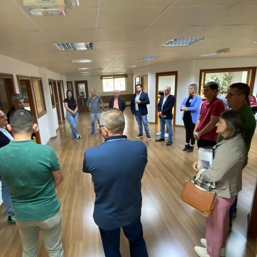 Candidatos a prefeito de Bandeirante chegam para debate na Peperi