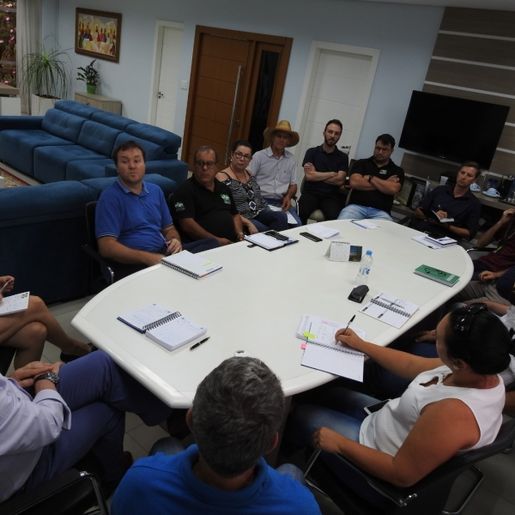 Bolo de aniversário é cancelado e prefeito anuncia investimentos em Saúde e Educação