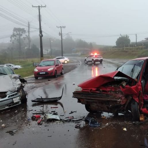 Colisão entre dois veículos deixa ao menos seis feridos na BR-163