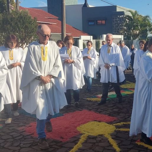 Igreja Matriz São José realiza celebração de Corpus Christi