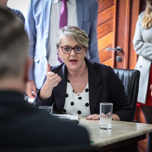 Internet rural e pagamento de produtores de energia são foco de reunião da Bancada do Oeste