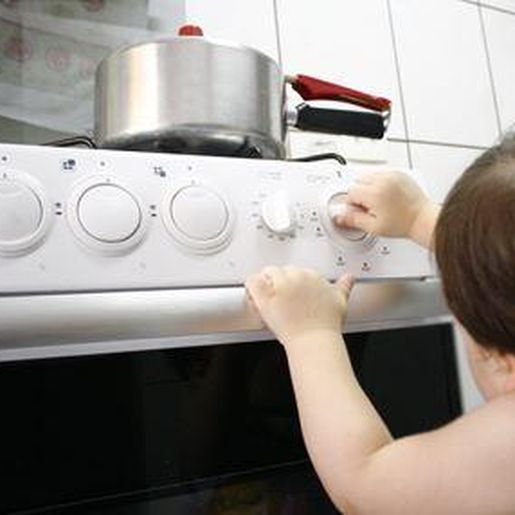 Bombeiros dão dicas para prevenir acidentes domésticos com crianças e idosos