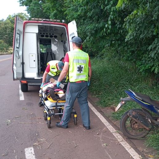 Homem fica ferido em queda de motocicleta no interior de Iporã do Oeste