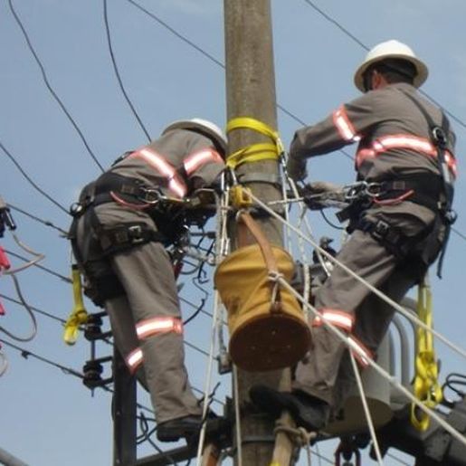 Mau tempo deixa mais de 600 mil unidades sem energia em SC