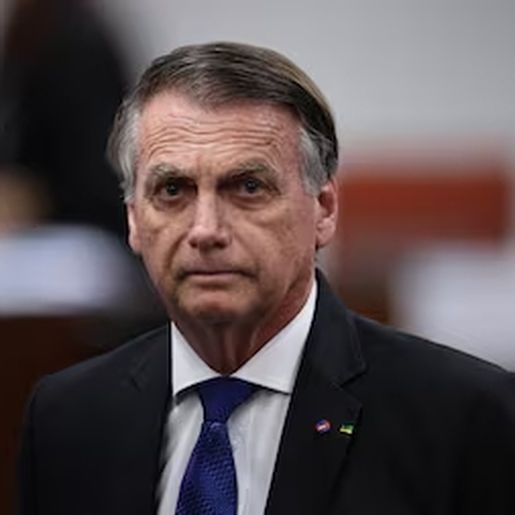 Moraes decreta prisão domiciliar de Bolsonaro por descumprimento de medidas cautelares