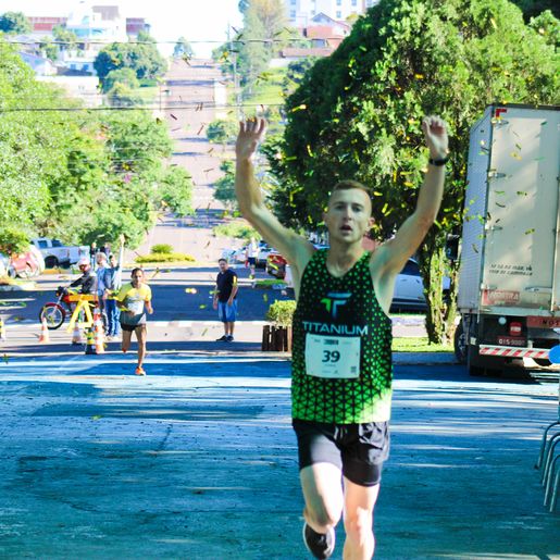 9ª Corrida Unimed reúne 450 corredores na etapa São Miguel do Oeste