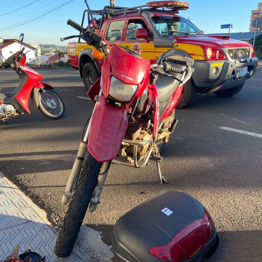 Acidente entre duas motos deixa homem ferido em SMOeste