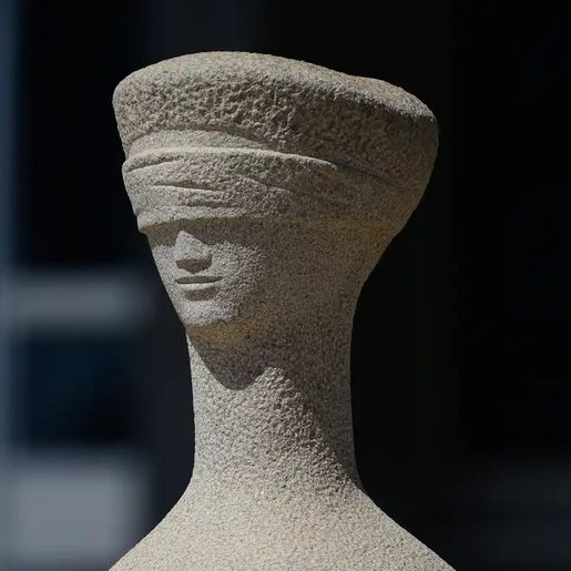 Moraes desbloqueia redes sociais do influenciador Monark