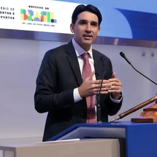 Ministro Sílvio Costa Filho anuncia saída do governo para concorrer ao Senado