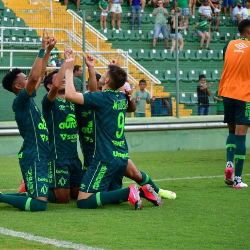 Chapecoense estreia com vitória diante do Barra no Campeonato Catarinense