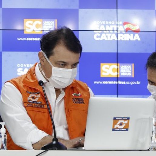 Portaria autoriza a confecção e o uso de máscaras de tecido em SC