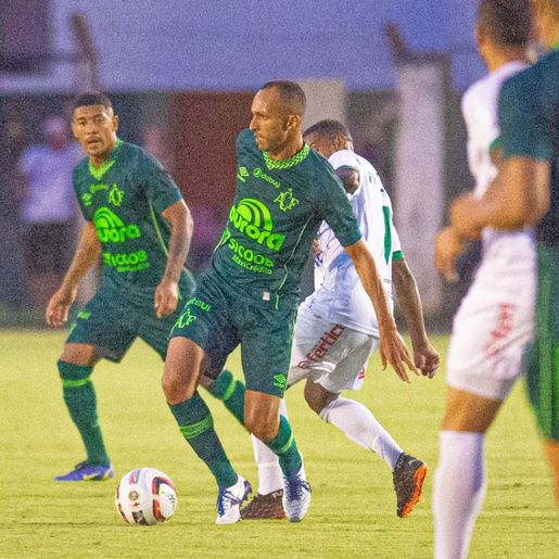 Com um a menos, chape faz gol nos últimos segundos e vence o Concórdia
