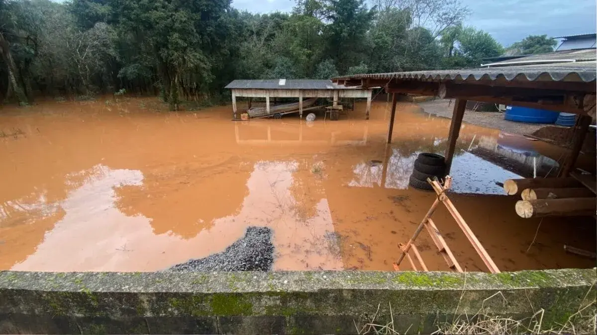 Chuva supera 100 mm em 24 cidades de SC e Defesa Civil mantém alerta