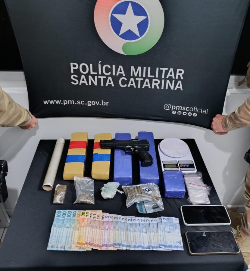 PM prende dois suspeitos e apreende maconha e cocaína em Guaraciaba e São José do Cedro