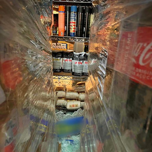 Incêndio atinge freezer de supermercado em SMO e é rapidamente controlado pelos bombeiros