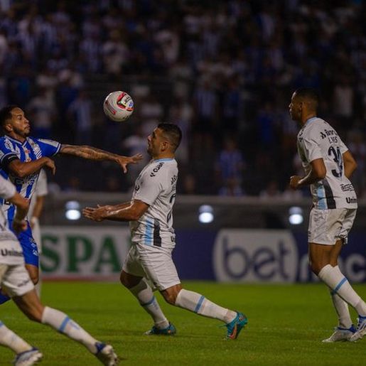 Grêmio empata com CSA e pode perder vaga no G-4 da Série B
