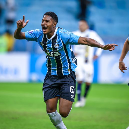 Grêmio vence, fica em segundo e vai pegar o Alianza Lima no playoff