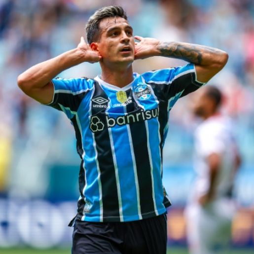 Grêmio goleia São Luiz na Arena com show de Cristaldo