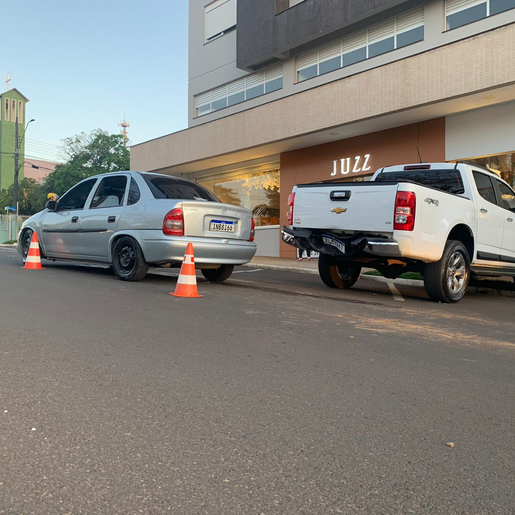 Colisão traseira deixa mulher ferida no centro de SMO