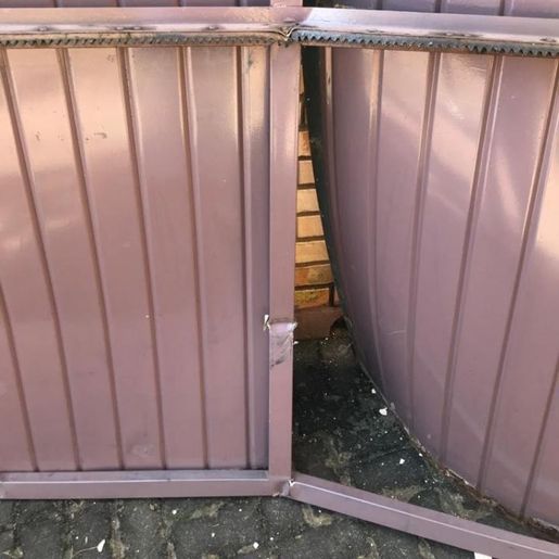 Homem não paga motel, furta tv e foge após destruir o portão