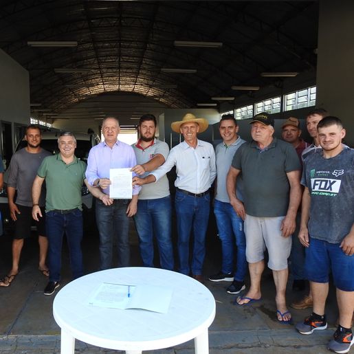 Trevisan assina ordem de serviço para revitalização da Feira Livre