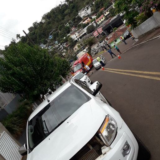 Idosa sofre ferimentos em colisão de veículos em Itapiranga